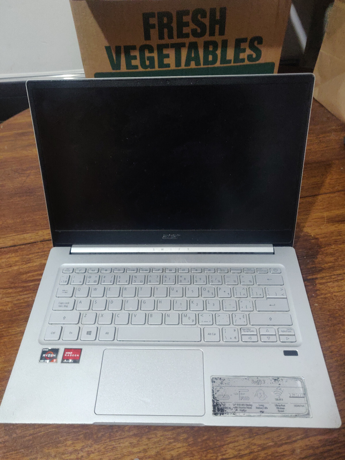 Acer Swift 3 14″ (512GB, AMD Ryzen 5 4500U, 2.3GHz, 8GB) Laptop NX.HSEAA.001