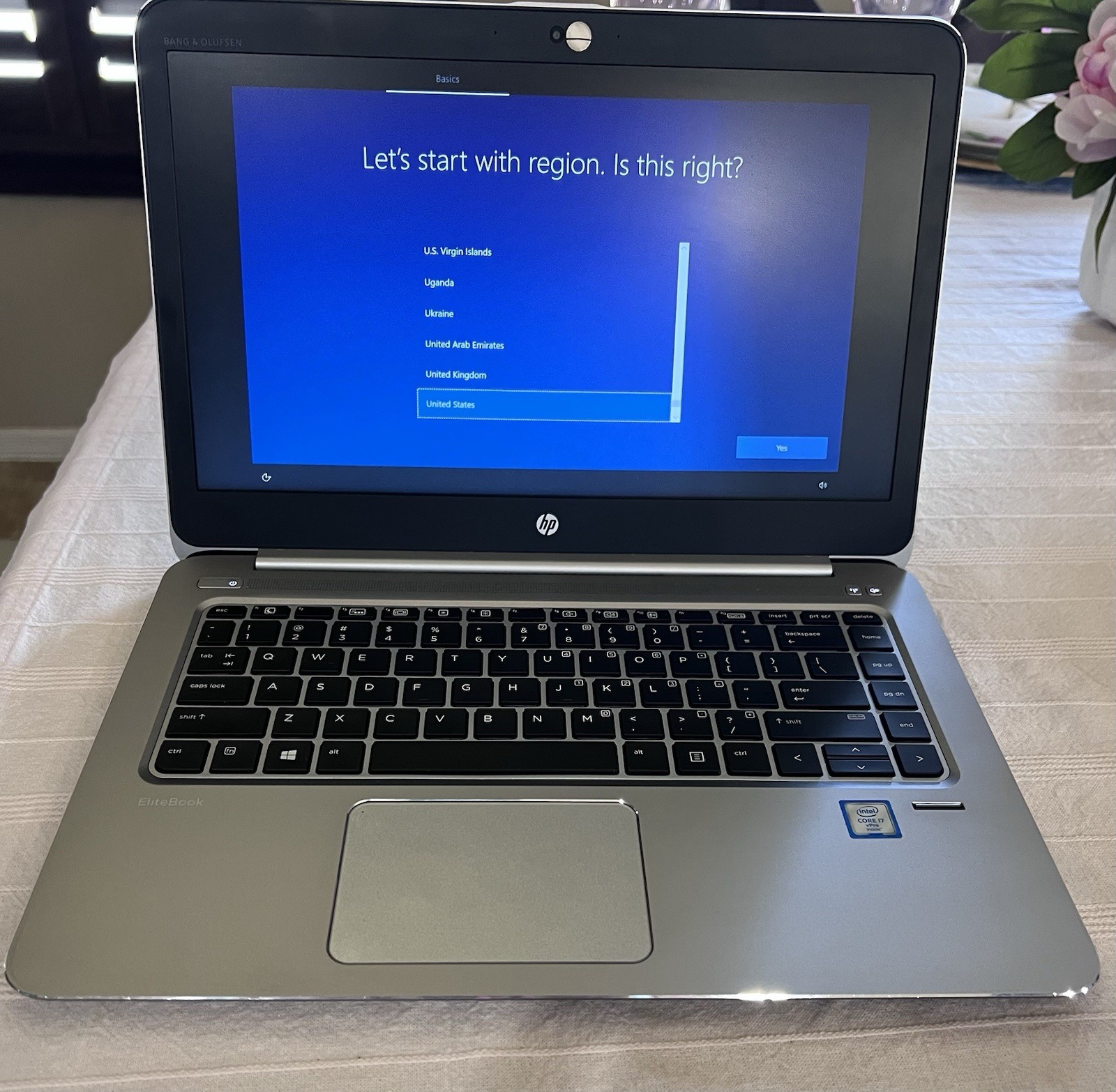 HP EliteBook Folio 1040 G3 14″ 2.6GHz Core i7 16GB RAM 512GB SSD Windows 10 Pro