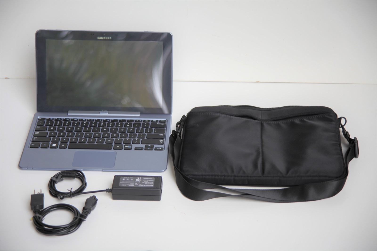 Samsung 11.6” Tablet Laptop, Windows 8, 64GB, Wifi, AT&T 4G, Charger & Bag