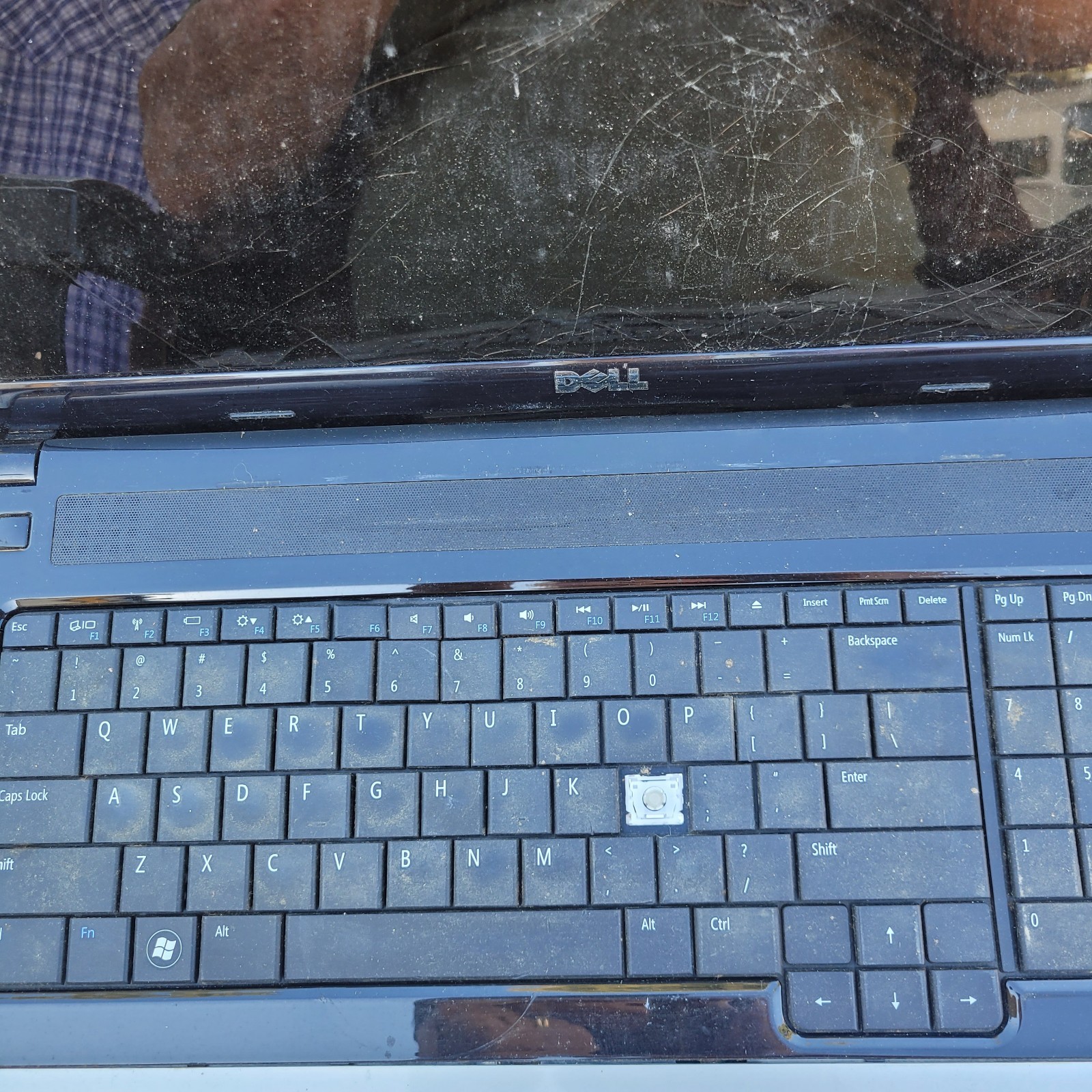 Dell inspiron 1750 Laptop PARTS Only W/Power Adapter Screen Cracked. See Pics