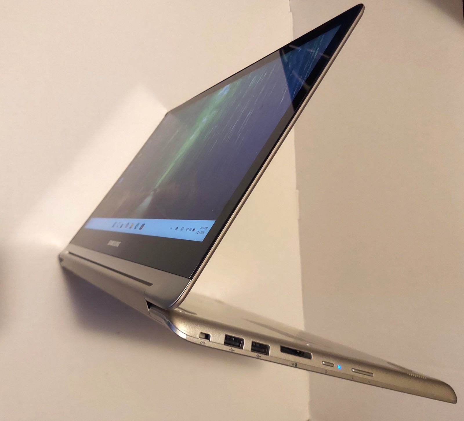 15.6″ Samsung Notebook 7 Spin NP740U5L i7 Touchscreen 16GB RAM 1 TB SSD GPU 2GB