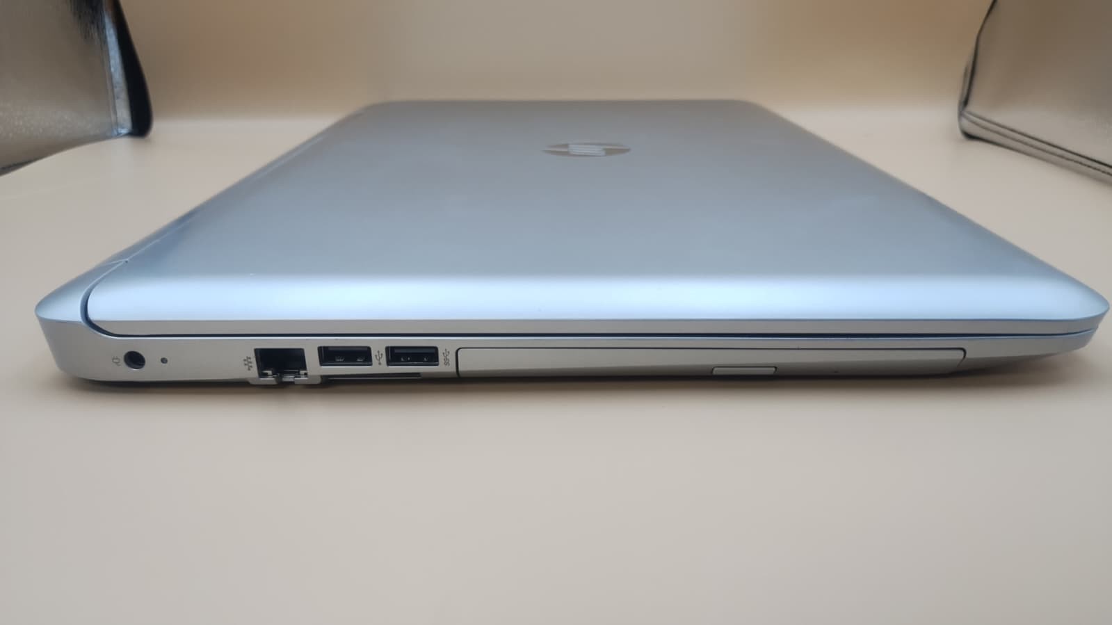 HP Pavilion 17 i7-6500U 12GB RAM 1TB HDD GeForce 940M 17.3″ Win11 Home DVD