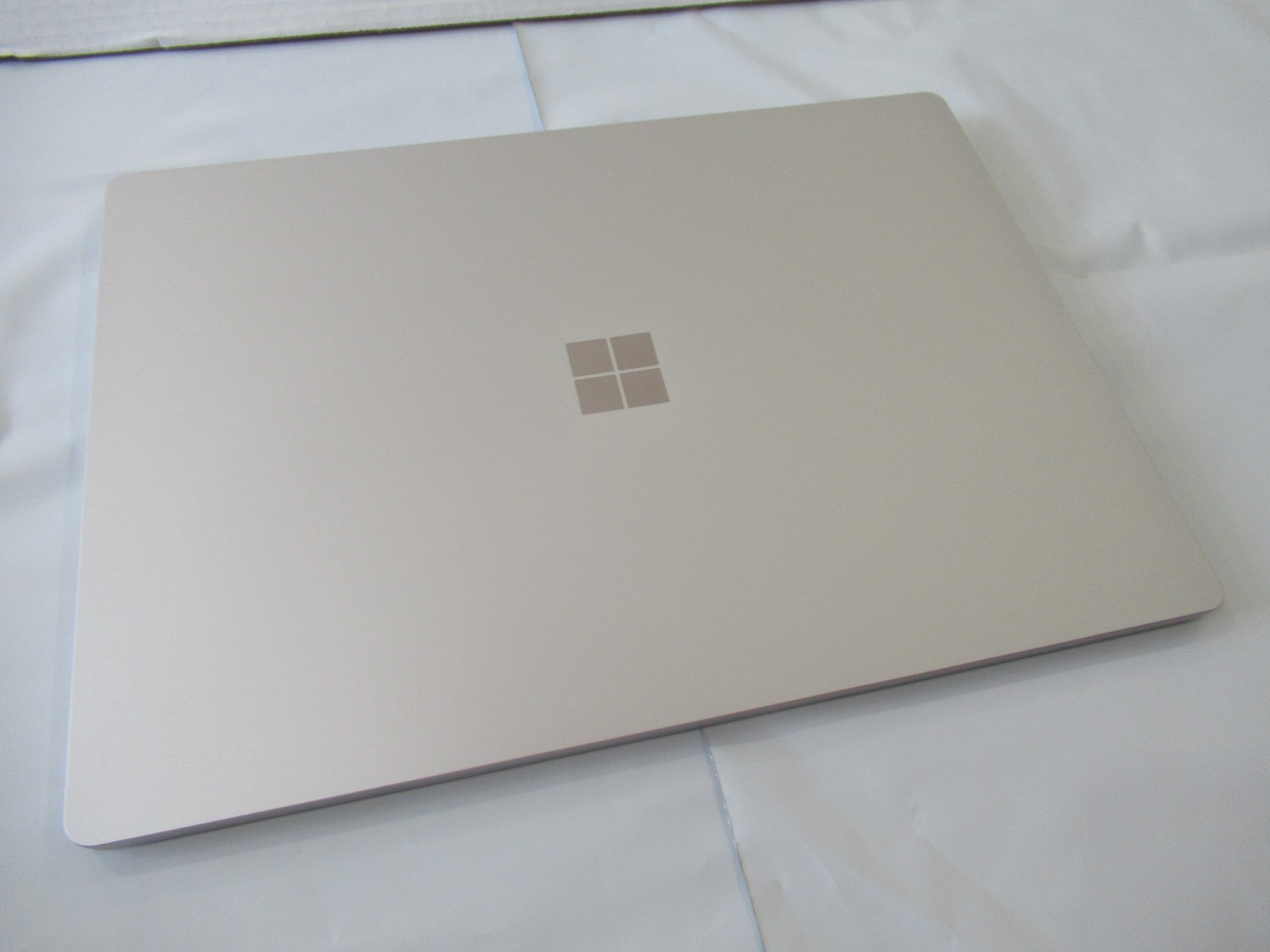 MS Surface laptop 3 Ryzen 5 2.10ghz 8gb 256ssd AMD Radeon Vega 9 Graphics