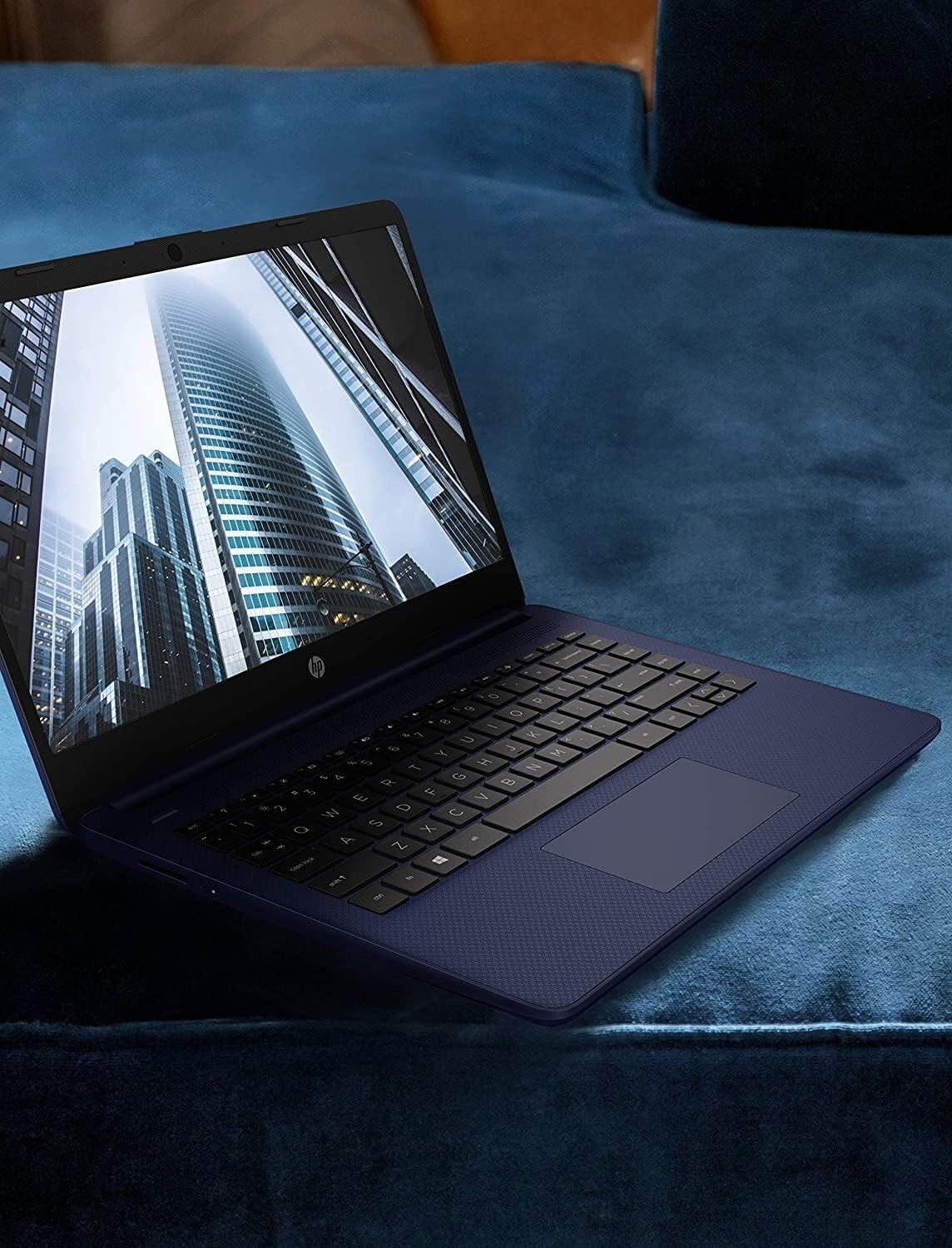 HP 14″ HD Touchscreen Laptop AMD 3020e 16GB 320GB Radeon Graphics Indigo Blue