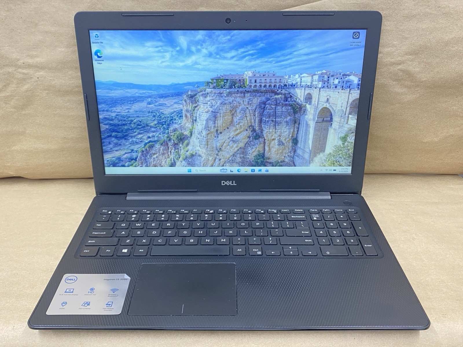 Dell Inspiron 3590 – 15.5″ 1920×1080 – i5-10210U – 4GB – 128GB SSD – Win 11 Pro