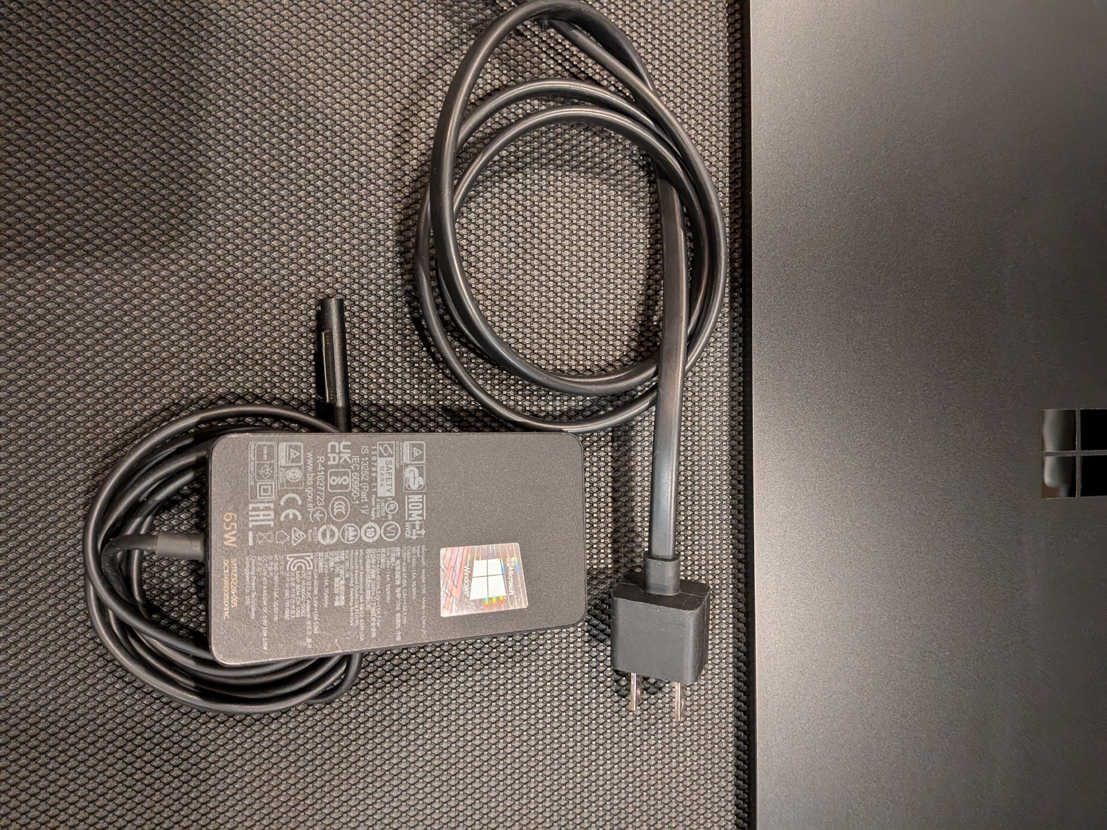 Microsoft Surface Laptop 4 Model 1951 13.5 8GB 256GB SSD