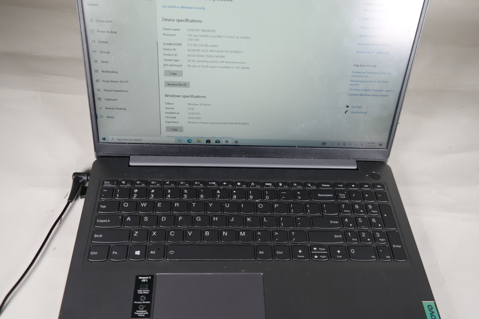 Lenovo IdeaPad 3 15.6″ i5 – 12GB RAM – 256GB SSD- Windows 10 – Bad Battery