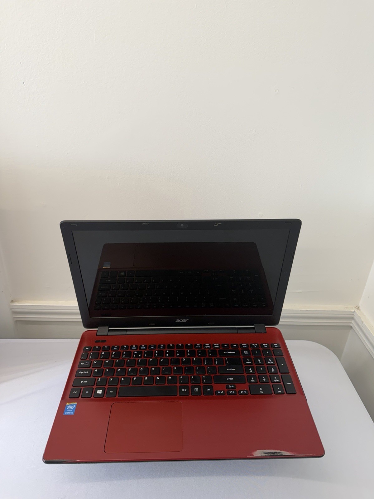 Acer E 571-Z5WAH Laptop – Good Screen – Intel i3-4030U – Read Des