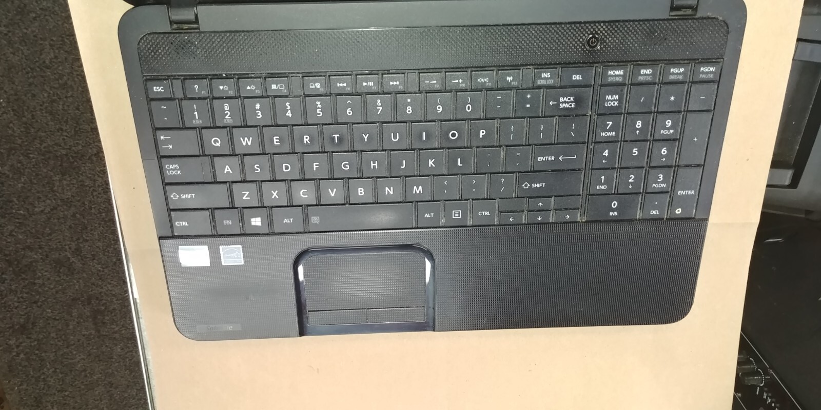 Toshiba c855D-S5105 AMD Vision INCOMPLETE FOR PARTS