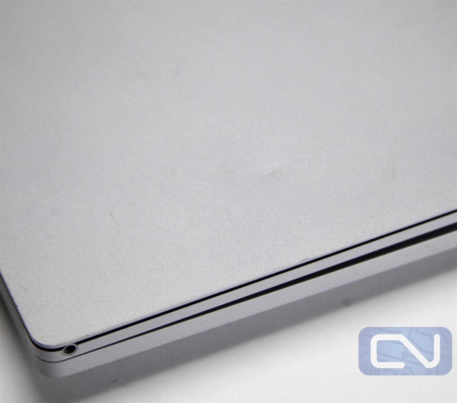 (Poor Battery) Microsoft Surface Book 2 15″ i7-8650U 16GB 1TB SSD GTX 1060 Win10
