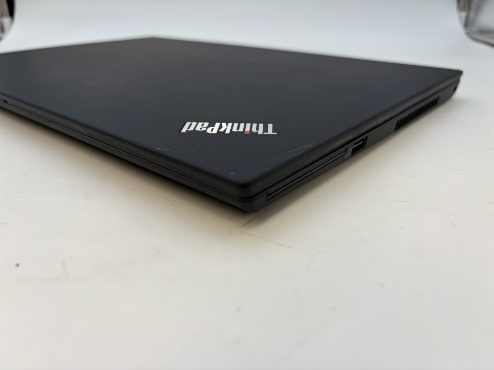 Lenovo T15 Gen 2 15.6″ 512 GB SSD 16 GB RAM i7-1165G7 Windows 11 Pro