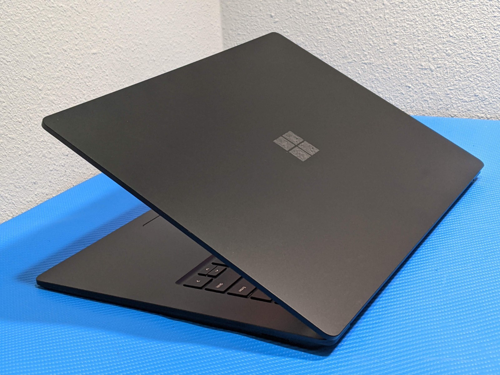 MS Surface Laptop 3 1872 15″ 2496×1664 TOUCH i7-10th Gen 1.3GHz 16GB 512GB AS-IS