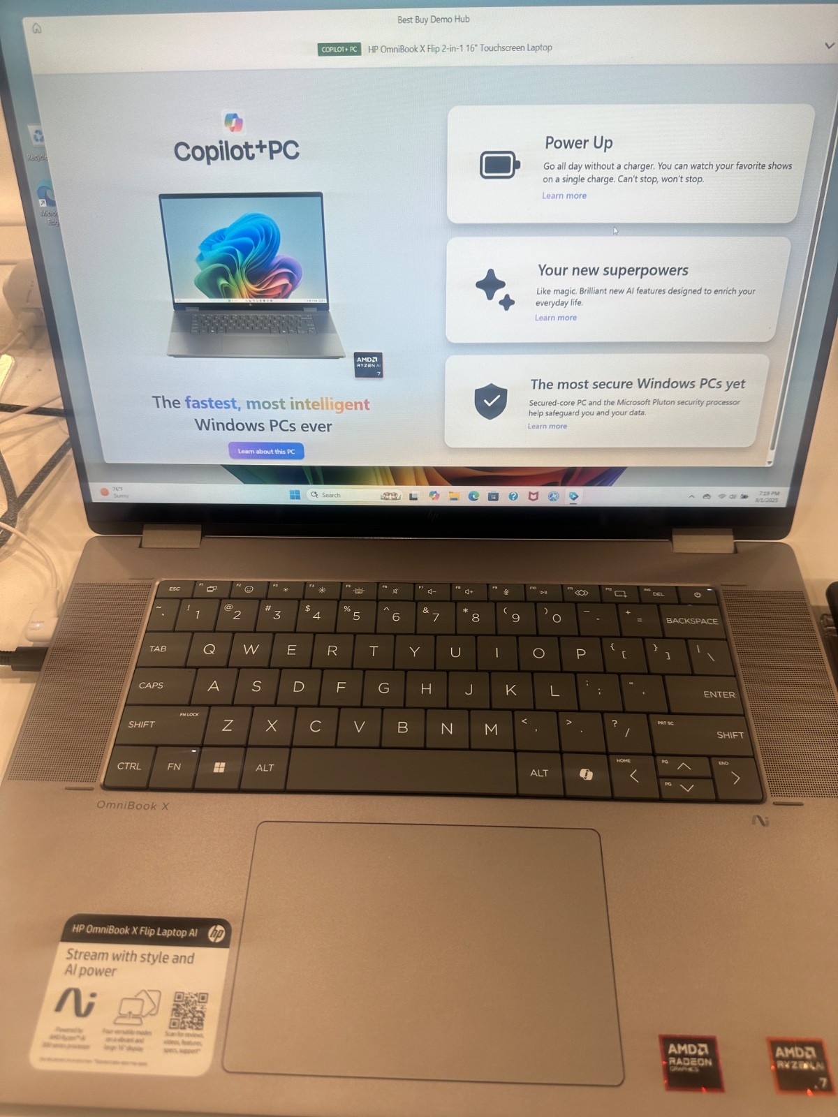 HP 14″ OmniBook X Flip 2-in-1 Copilot PC AMD Ryzen AI 7, 24GB RAM, 1TB SSD