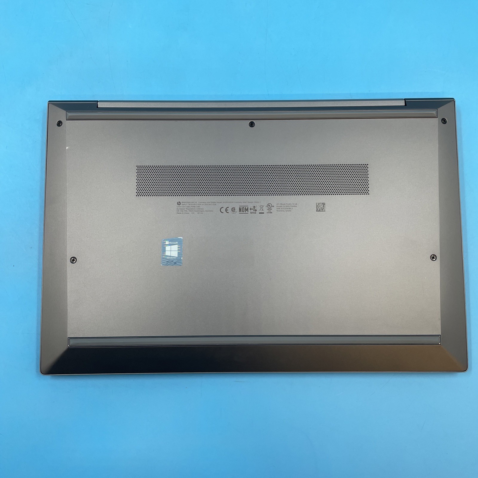 HP Firefly G8 | i5-1135G7 | NO RAM | NO DRIVE | NO OS | NO BATTERY