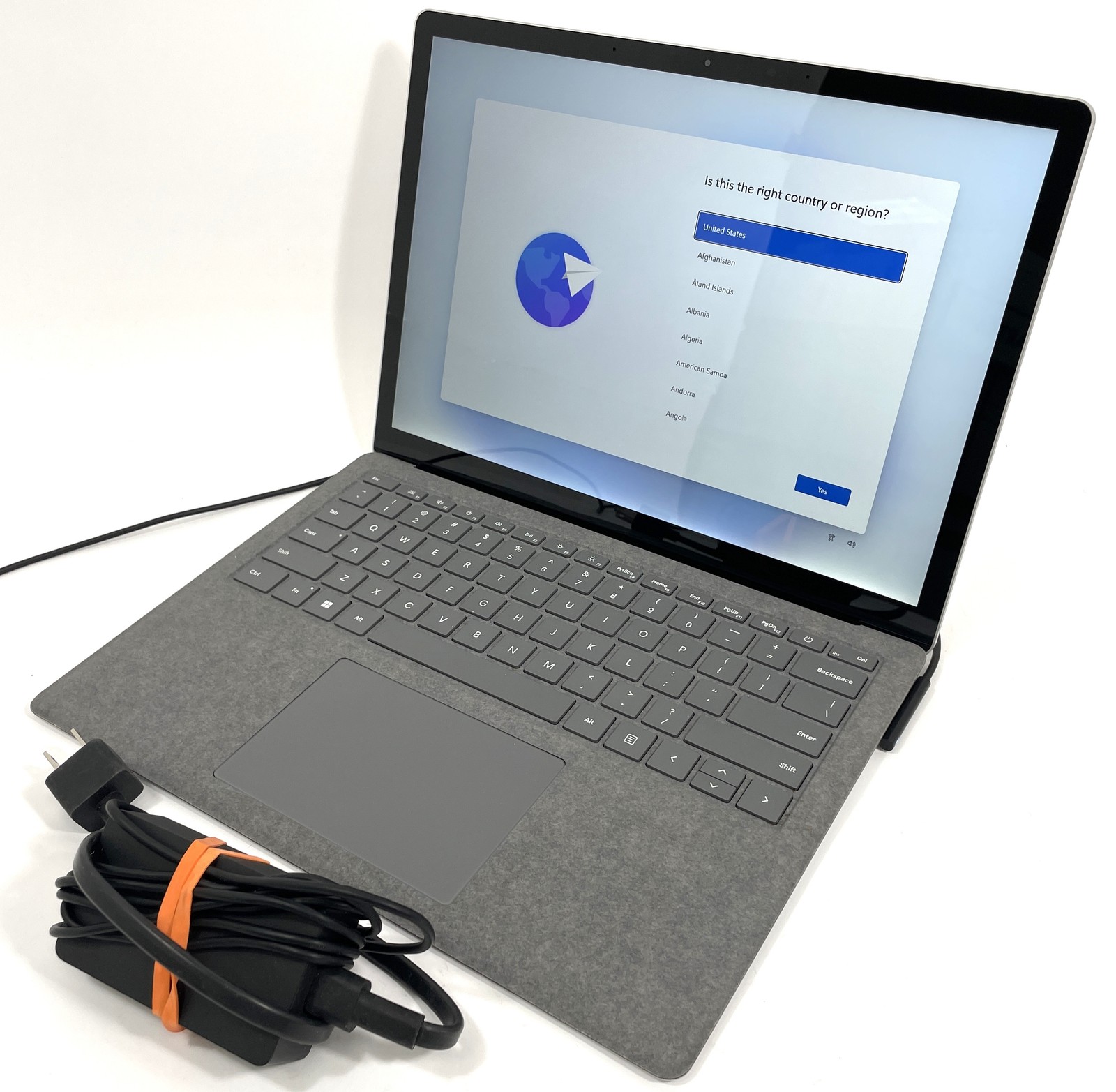 Microsoft Surface Laptop 5 1950 i7-1265U 512GB SSD 16GB RAM – Win 11 *Stain