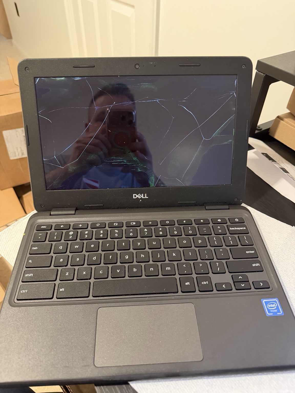 Dell Chromebook 3100 11.6” Laptop – Cracked Screen