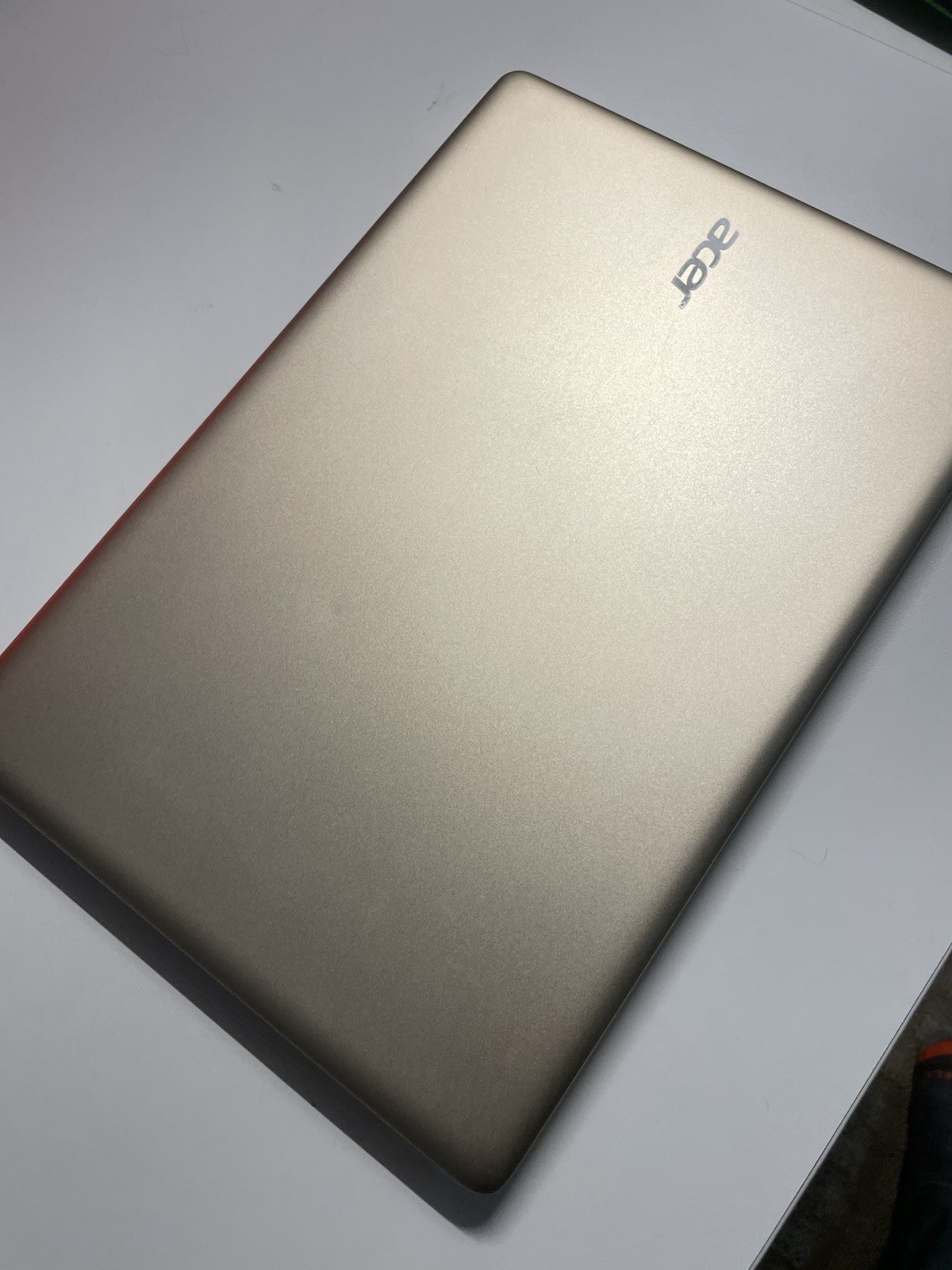 Acer Swift 14” Laptop Intel i5 8GB RAM 256GB SSD Windows 10 FHD