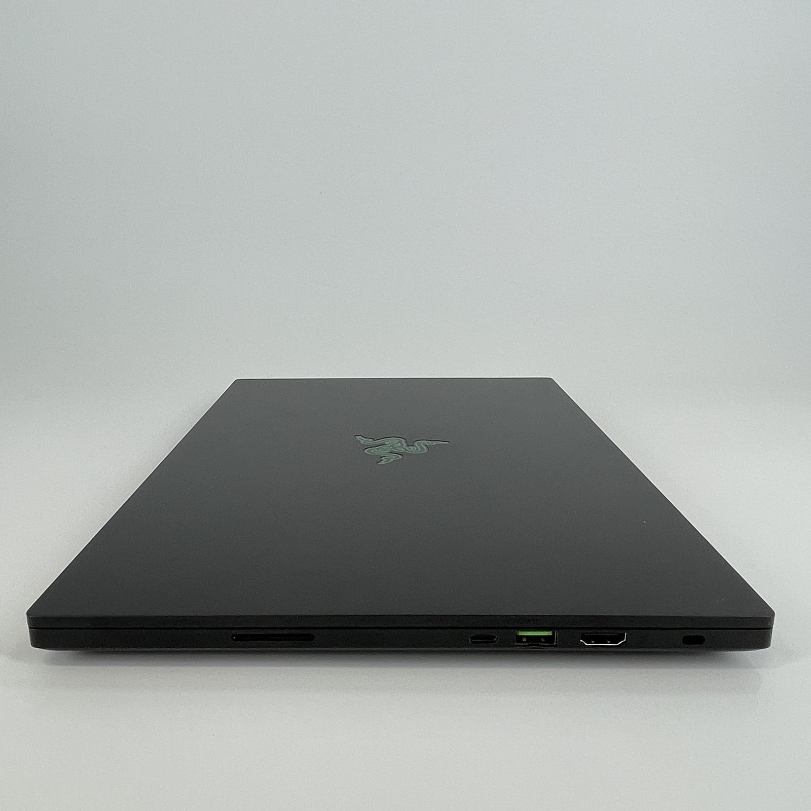 Razer Blade 15 240Hz 2K 2.4 GHz i7-12800H 32GB 1TB SSD RTX 3080 Ti – BOARD ISSUE