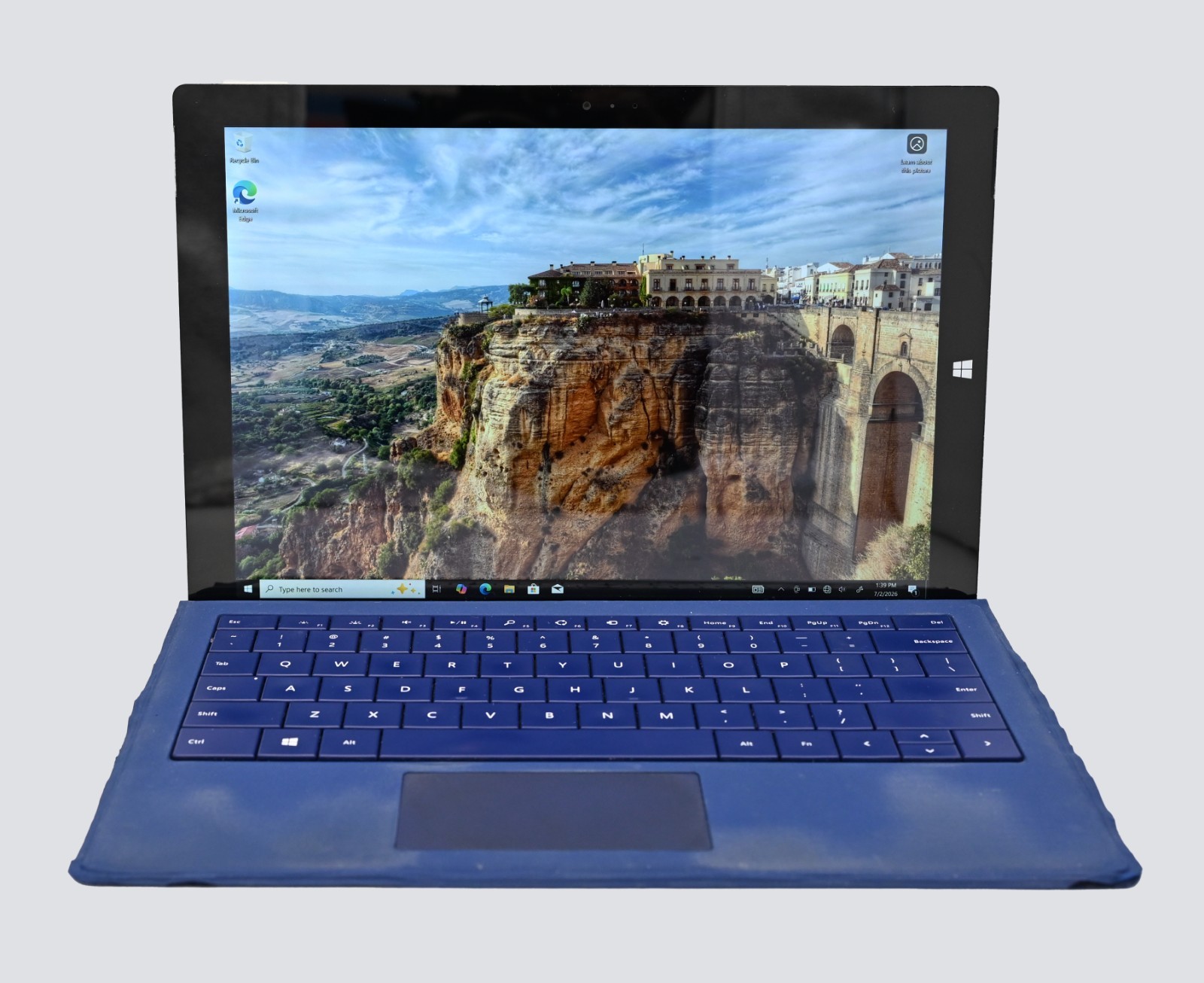 Microsoft Surface Pro 3 i5-4300u 1.9 GHz 8GB RAM 256GB SSD BH: 92.6%