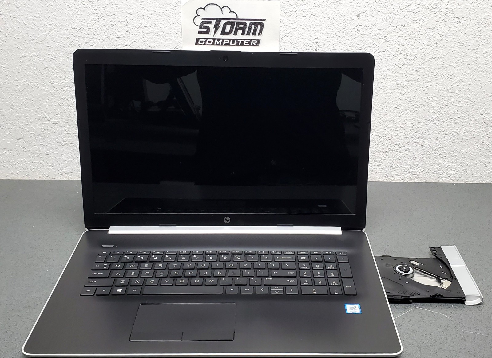 HP 17-BY1023C1 Touchscreen Laptop i7-8565U 8GB 17.3″ 6MW69UA