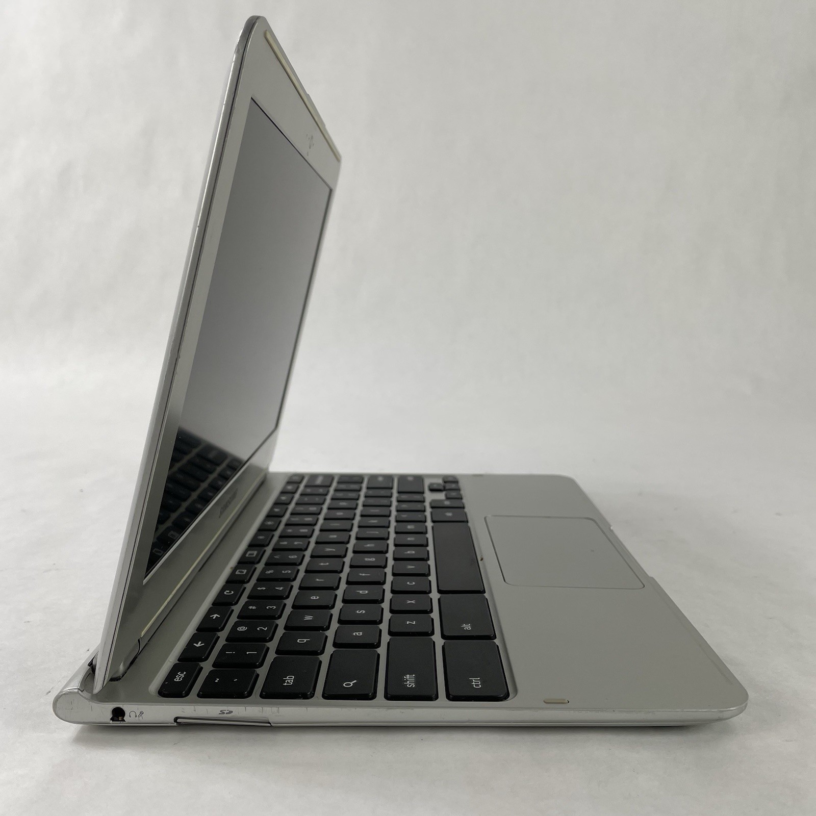 Samsung XE303 C12 11.6″ ARM V7 2 GB RAM 16 GB Storage – Lot of 13