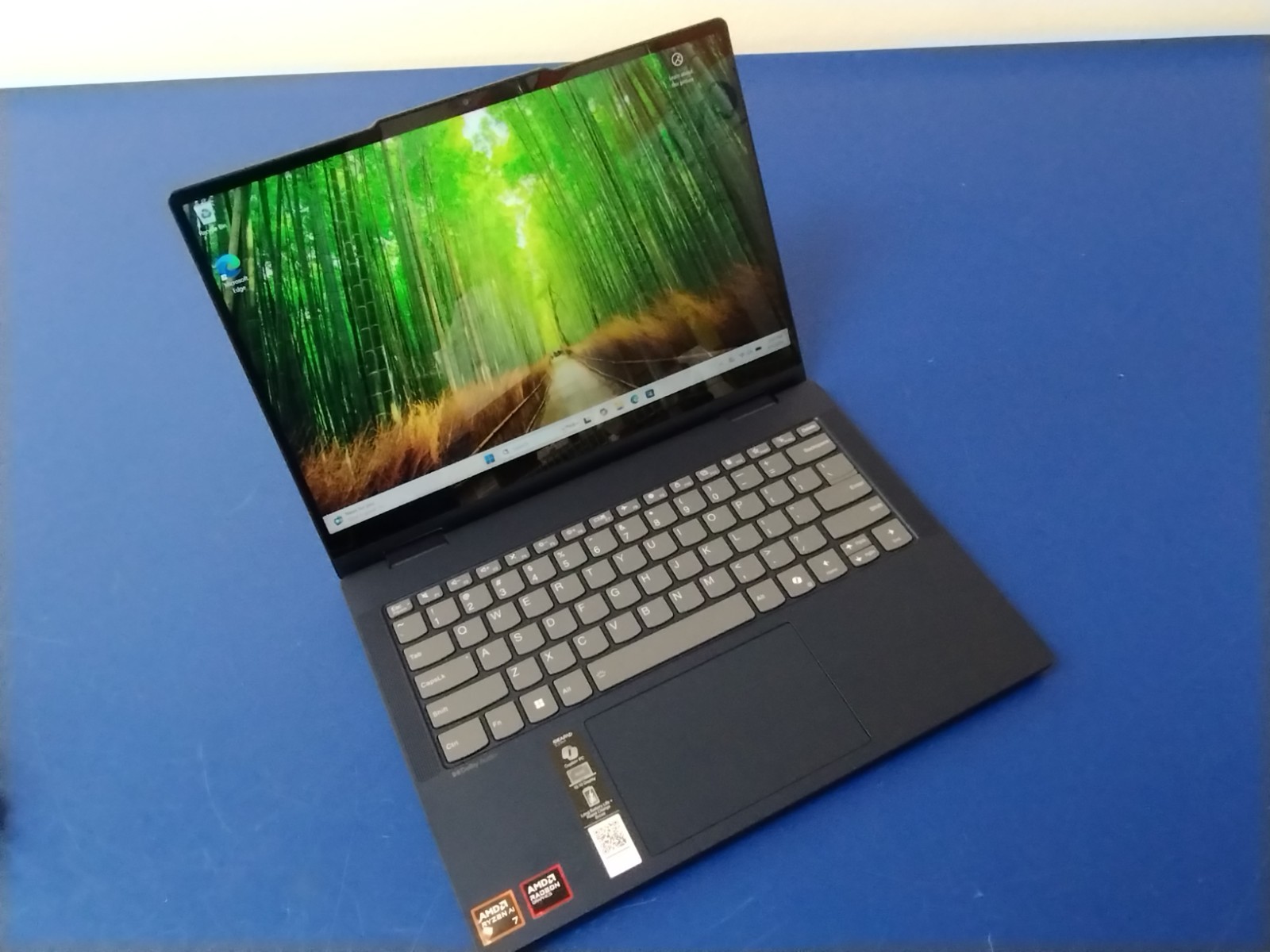 Lenovo IdeaPad 5 2-in-1 14AKP10 AMD Ryzen AI 7 350, 2.00 GHz 16 GB RAM 1 TB NVMe