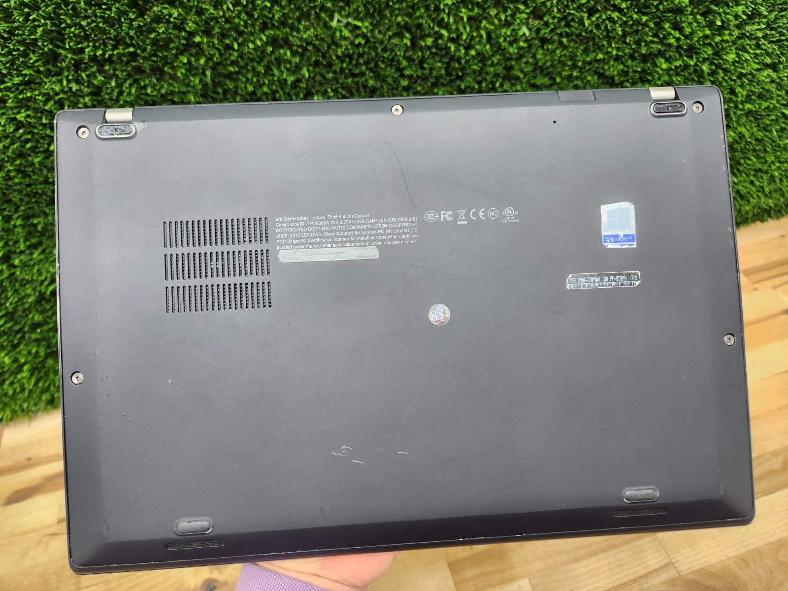 Lenovo ThinkPad X1 Carbon 5th Gen 14″ QHD i7-7500U 8GB 256GB SSD Windows 11 Pro~