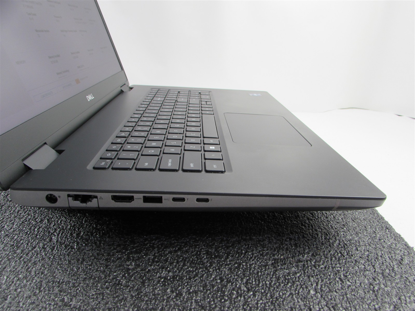 DELL PRECISION 7770 1920×1080 FHD I7-12850HX 512GB 32GB RAM RTX A3000 WIN 11 PRO