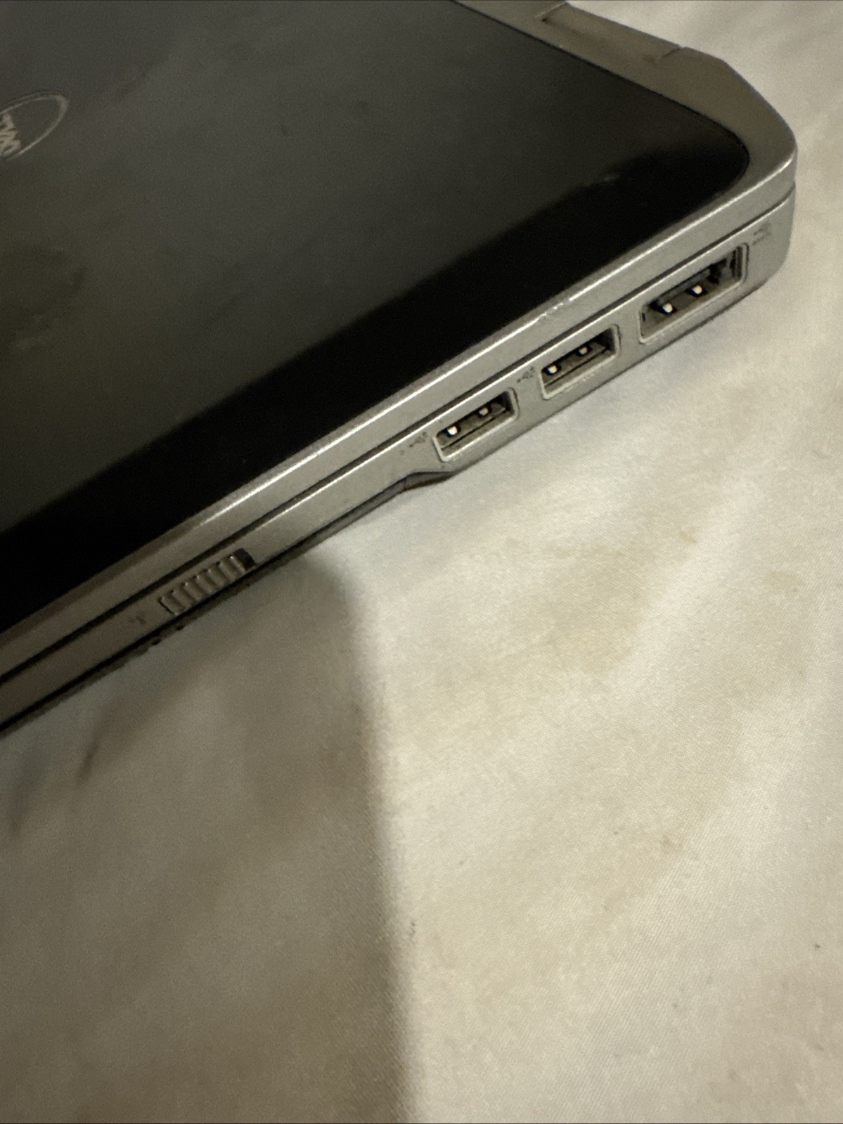 Dell Latitude E6420 UNTESTED – SOLD FOR Parts Latitude E6420