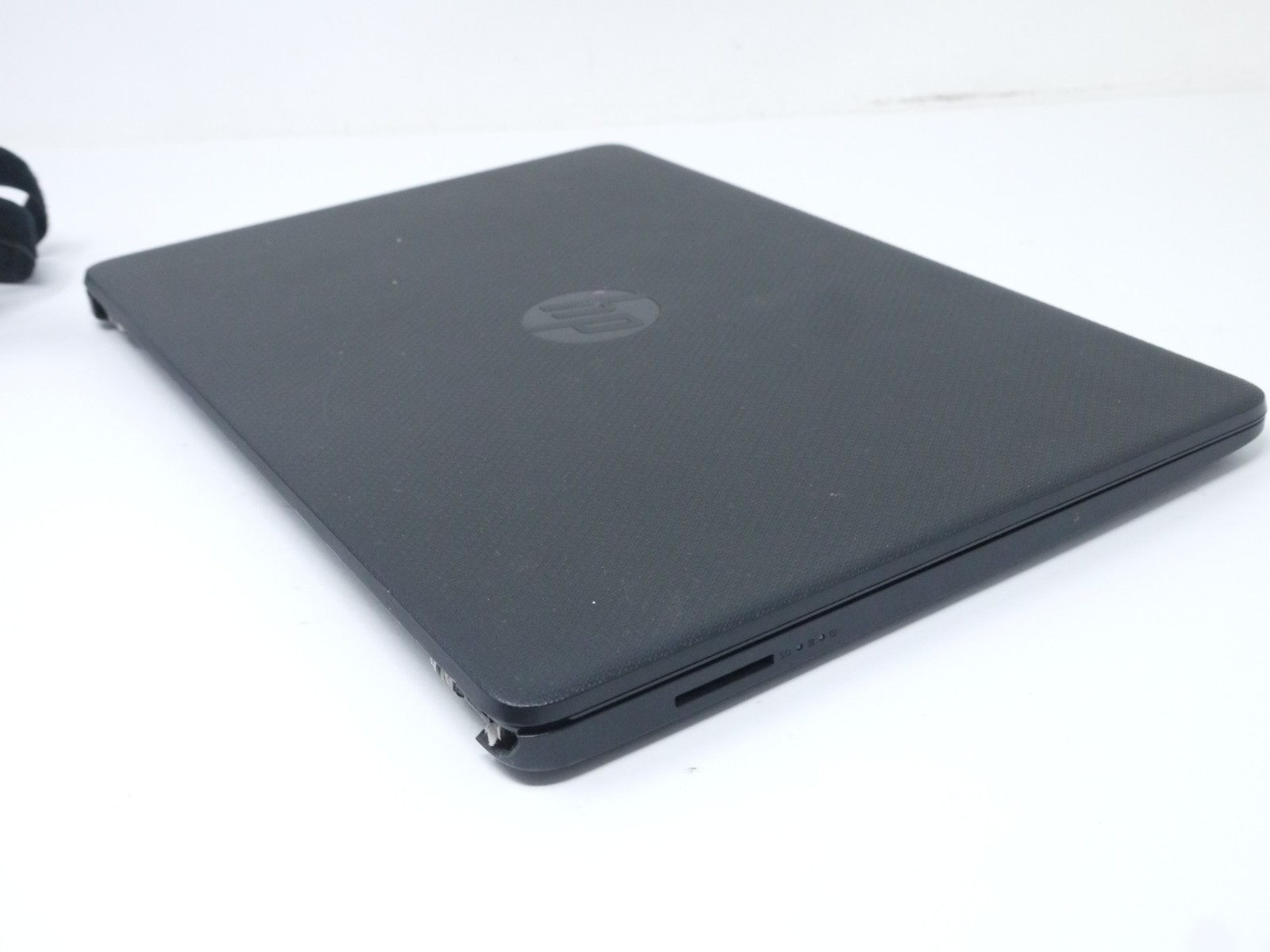 HP Laptop 14-FQ0013DX 14″ Laptop – AMD 3050U / 4GB / 128GB SSD / Win11 – Look