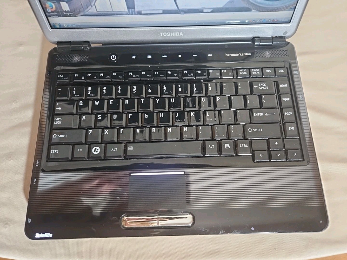 Vintage Toshiba Satellite M305 Laptop Notebook Vista 4G Ram Works No Charger