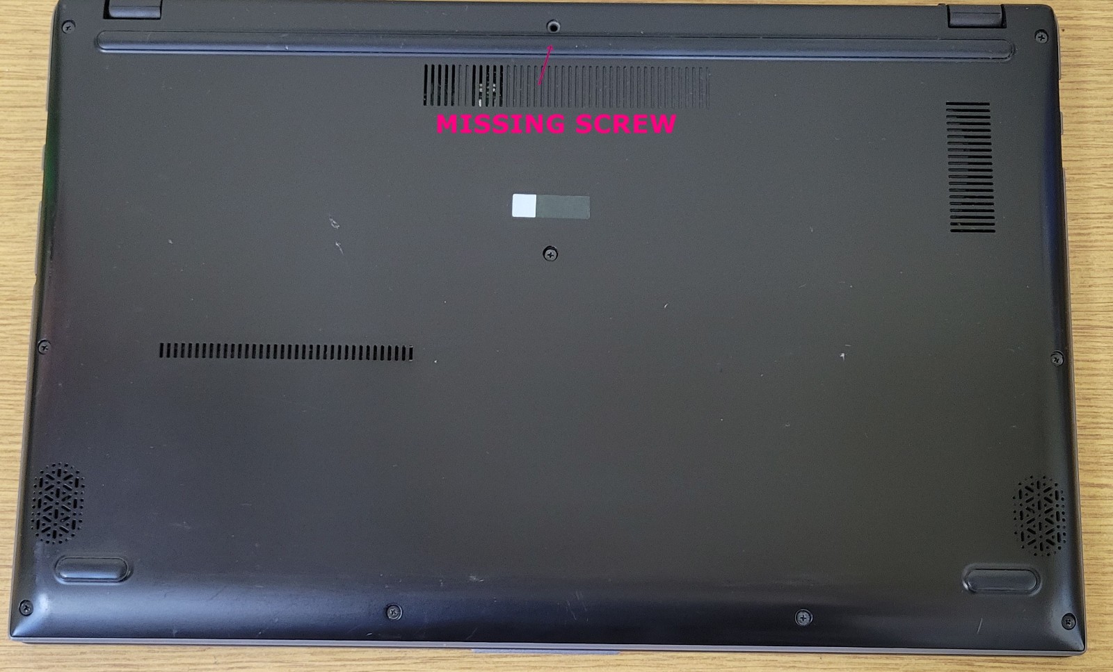 Asus VivoBook F512J i3-1005G1 1.20GHz 8GB DDR4 256GB NVMe NO OS/HDD