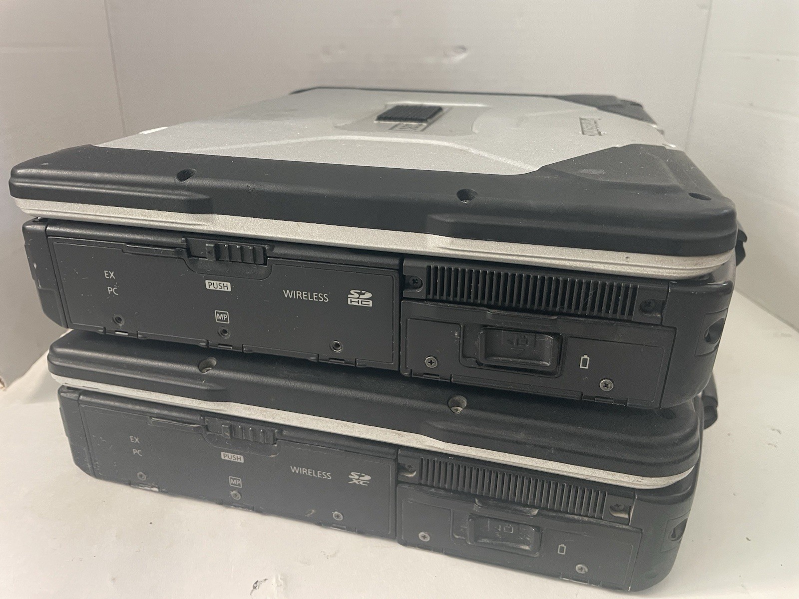 Lot 2 Panasonic CF-31 Core i3-2310M 2.10GHz 4GB RAM – No HHD – With Battery