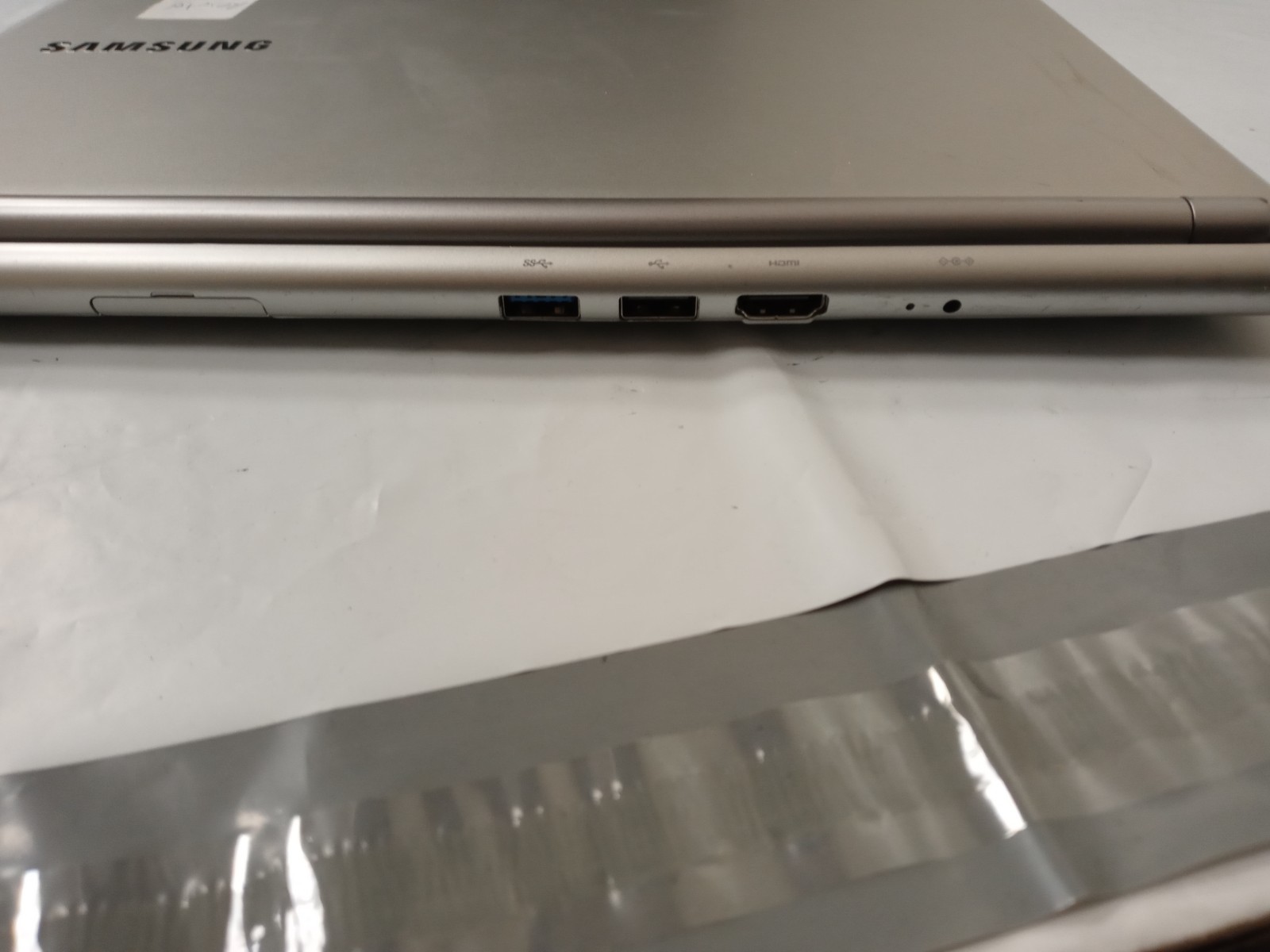 Samsung XE303C1 Chromebook 11.6″ 16GB SSD Exynos 5 1.7GHz 2GB RAM NO CHARGER