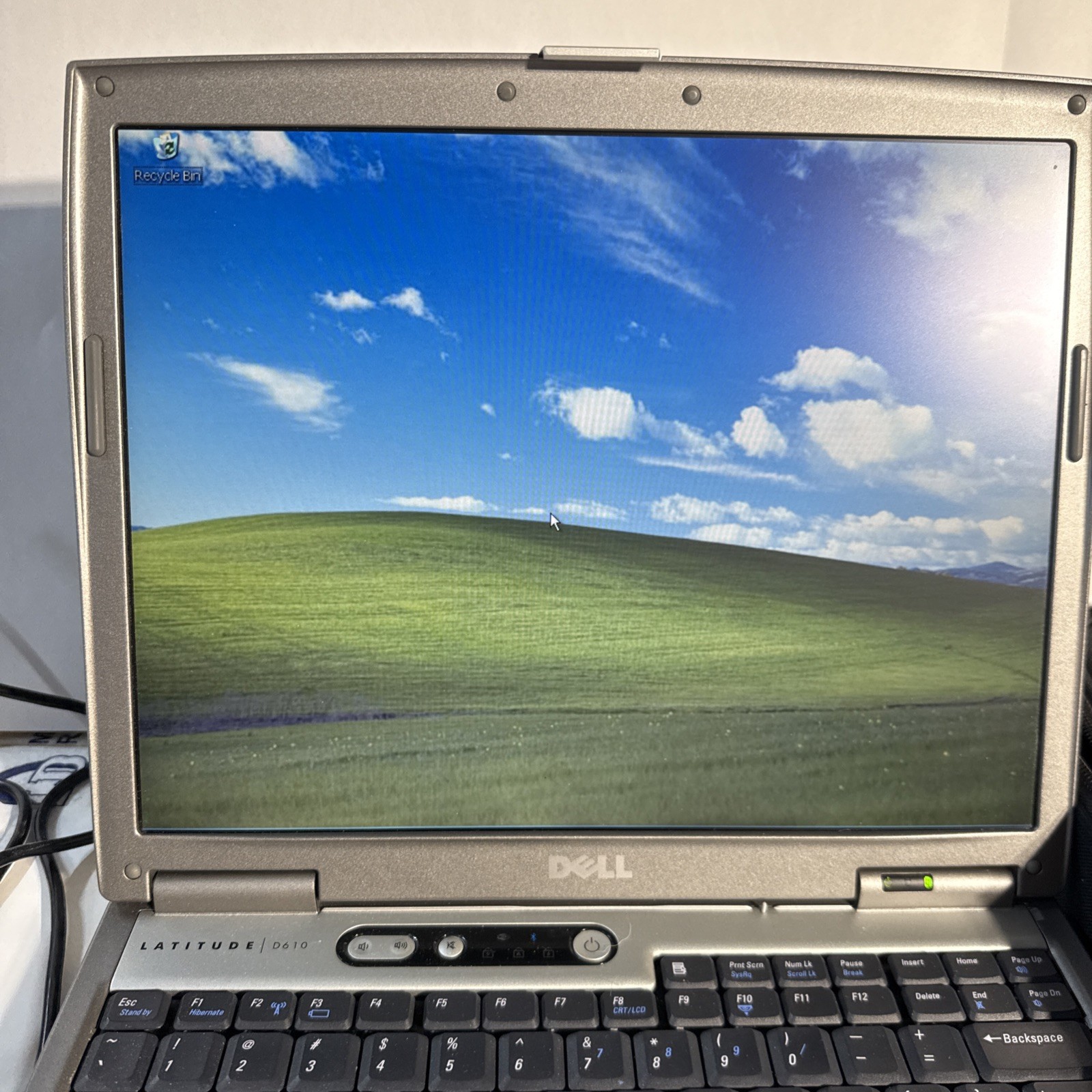Vintage Dell Latitude D610 Laptop Pentium 1.73GHz 1GB 60GB WinXP Pro SP3 14″