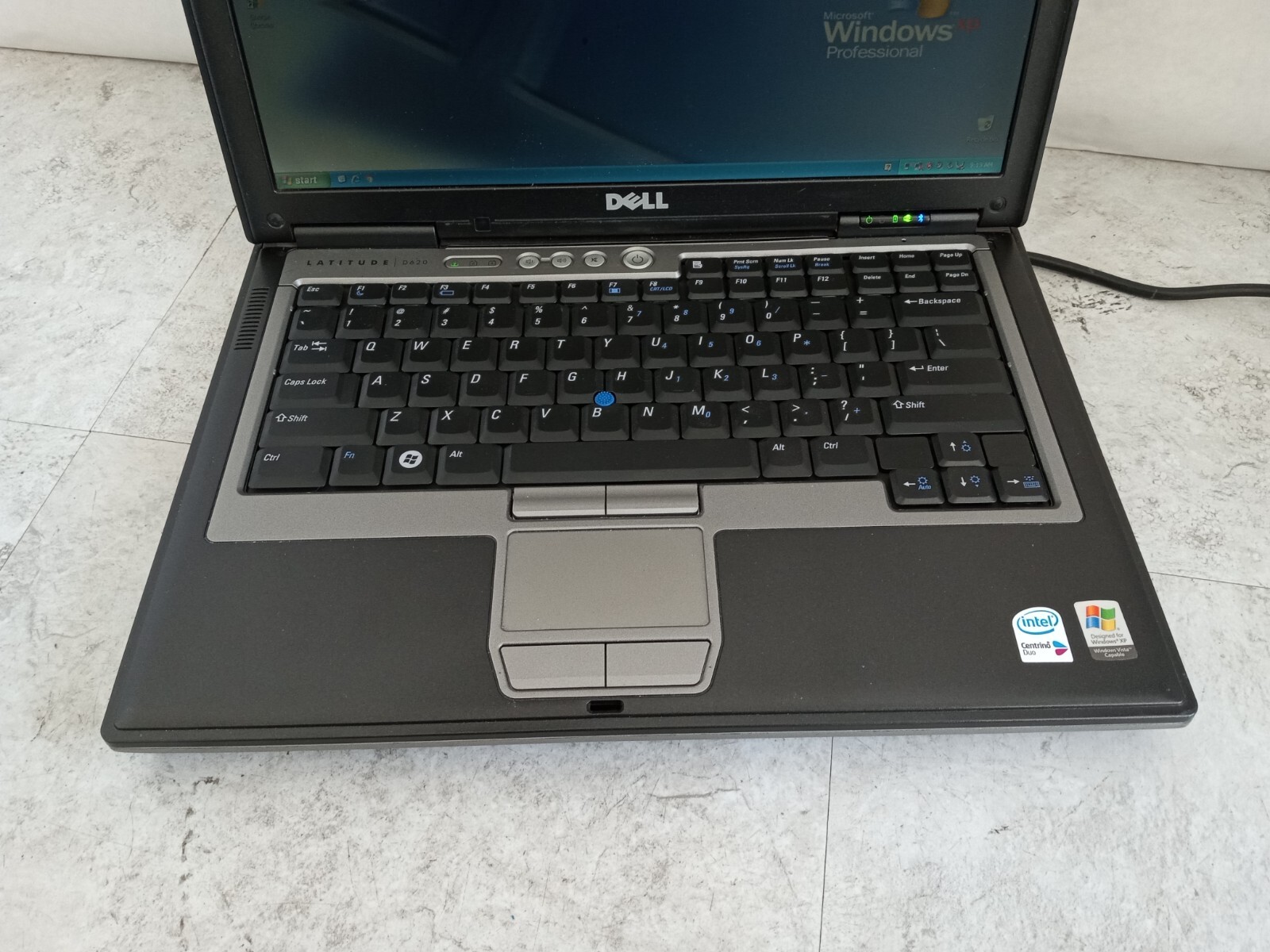 Dell D620 14″ Laptop Intel Core Duo 2GB RAM 80GB HDD XP RS232 *DIM SCREEN* -RR