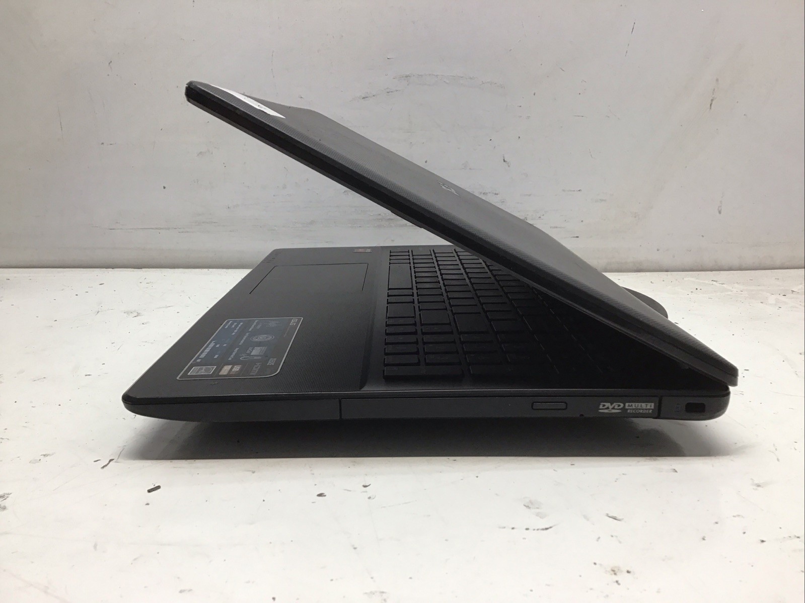 Asus X552EA-DH42 AMD A4-5000 Quad Core 1.5GHz No RAM NO HDD No Batt