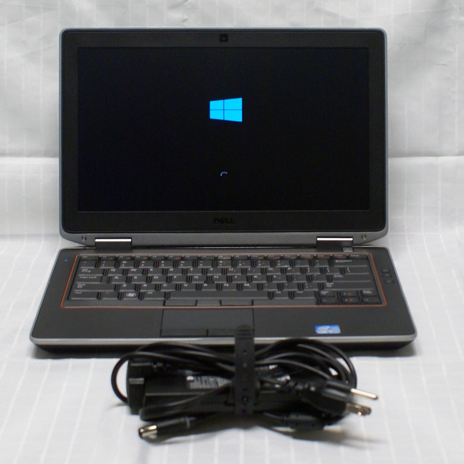 Dell Latitude E6320 Intel i5 2520M 2.5Ghz 4GB 250GB Window 10 Home W Ac Adapter