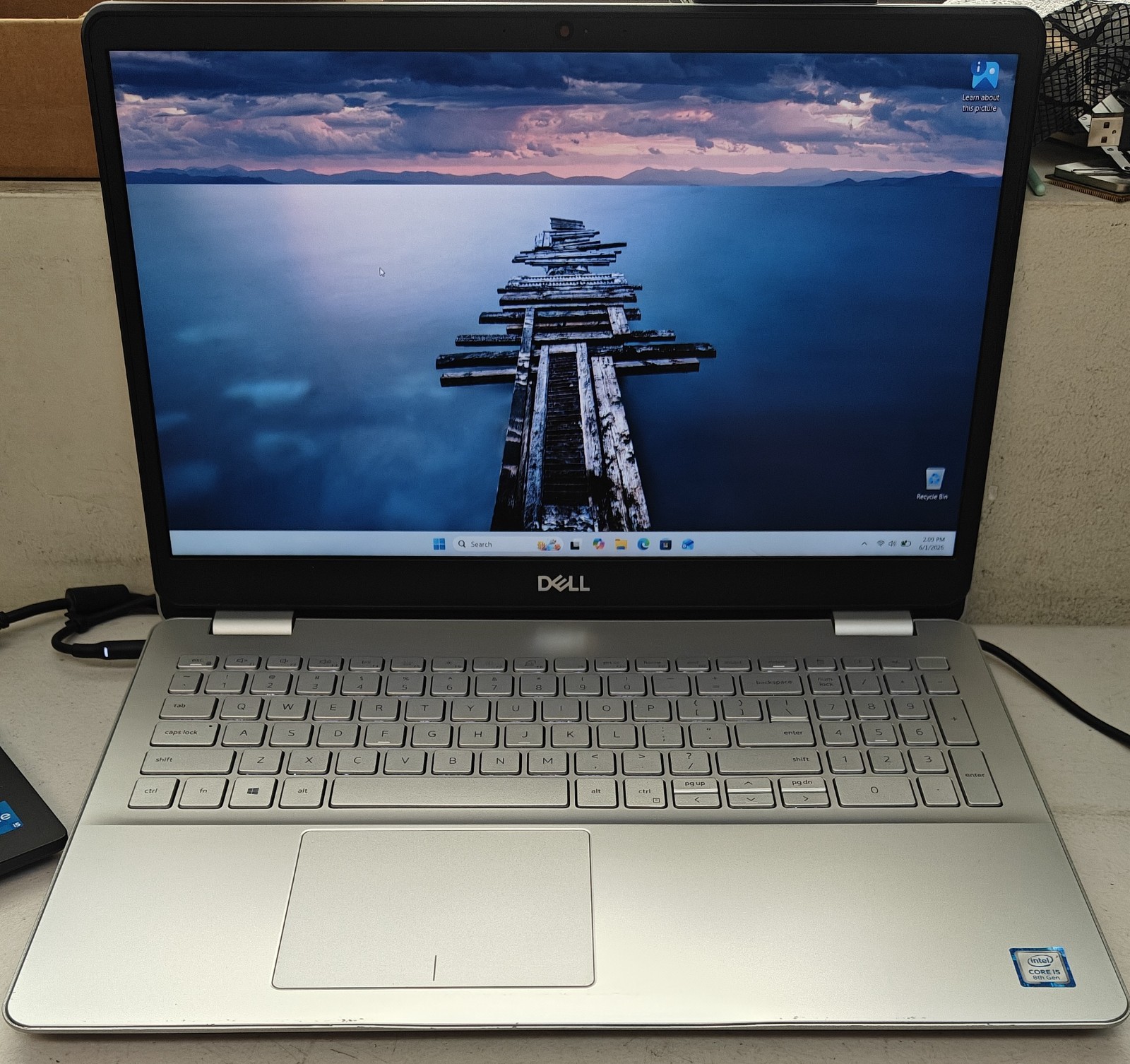 Dell Inspiron 5584 Touch i5-8265u 1.6GHz, 12GB RAM, 256GB M.2 SATA, Win 11 Home