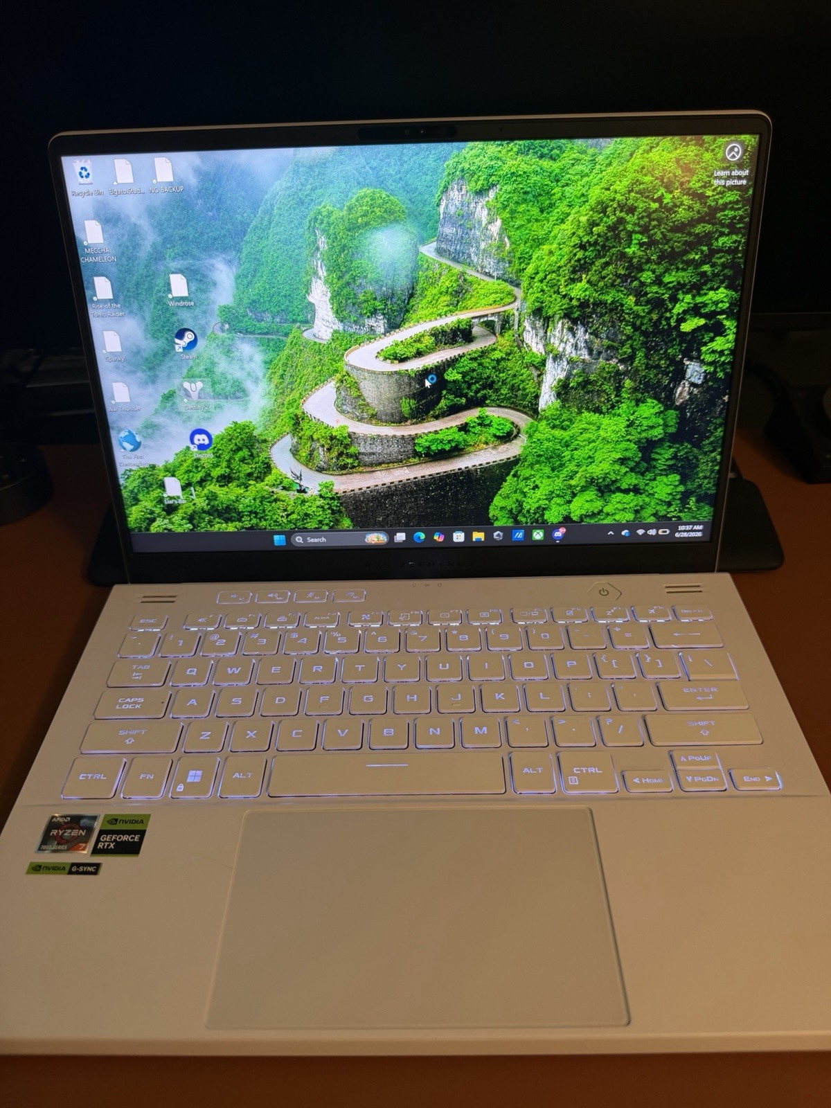 ASUS ROG Zephyrus G14 GA402NU 14in Ryzen 7 7735HS 16GB 1TB RTX 4050 White W11