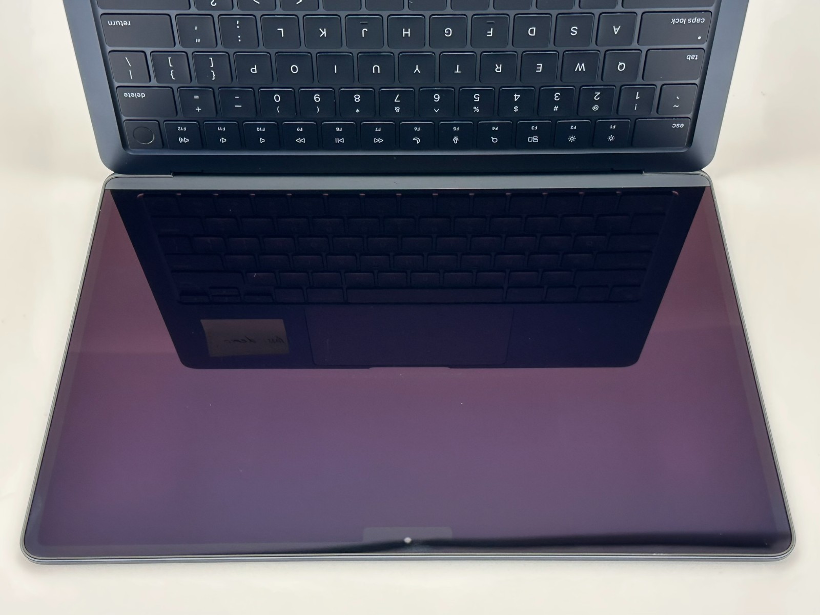 Apple MacBook Air 13.6″ A3113 (2024) M3 16GB 512GB 4-cycles #48