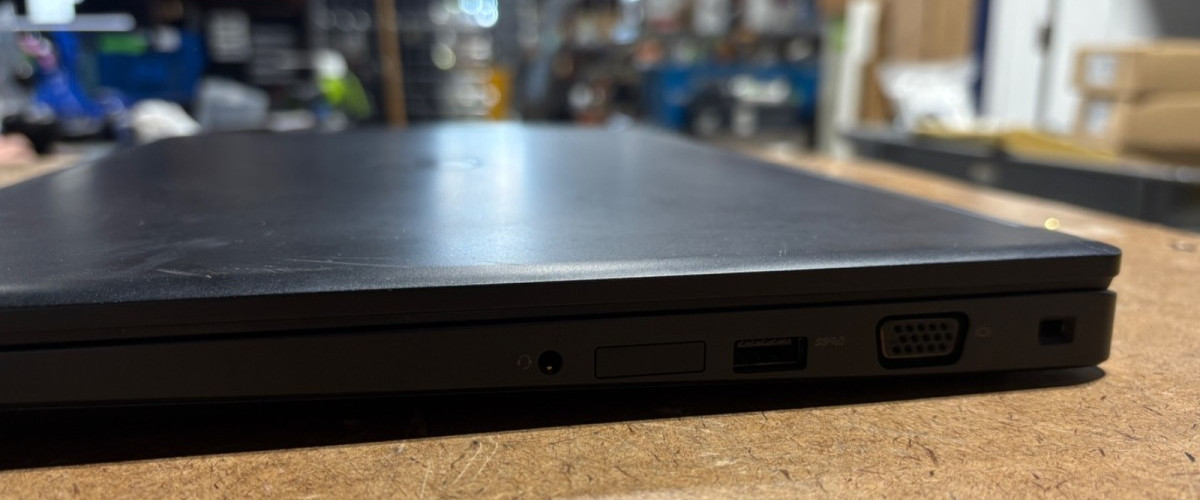Dell Latitude 5580 15.6″ i5-7200U 8GB RAM 275GB SSD No Charger/OS