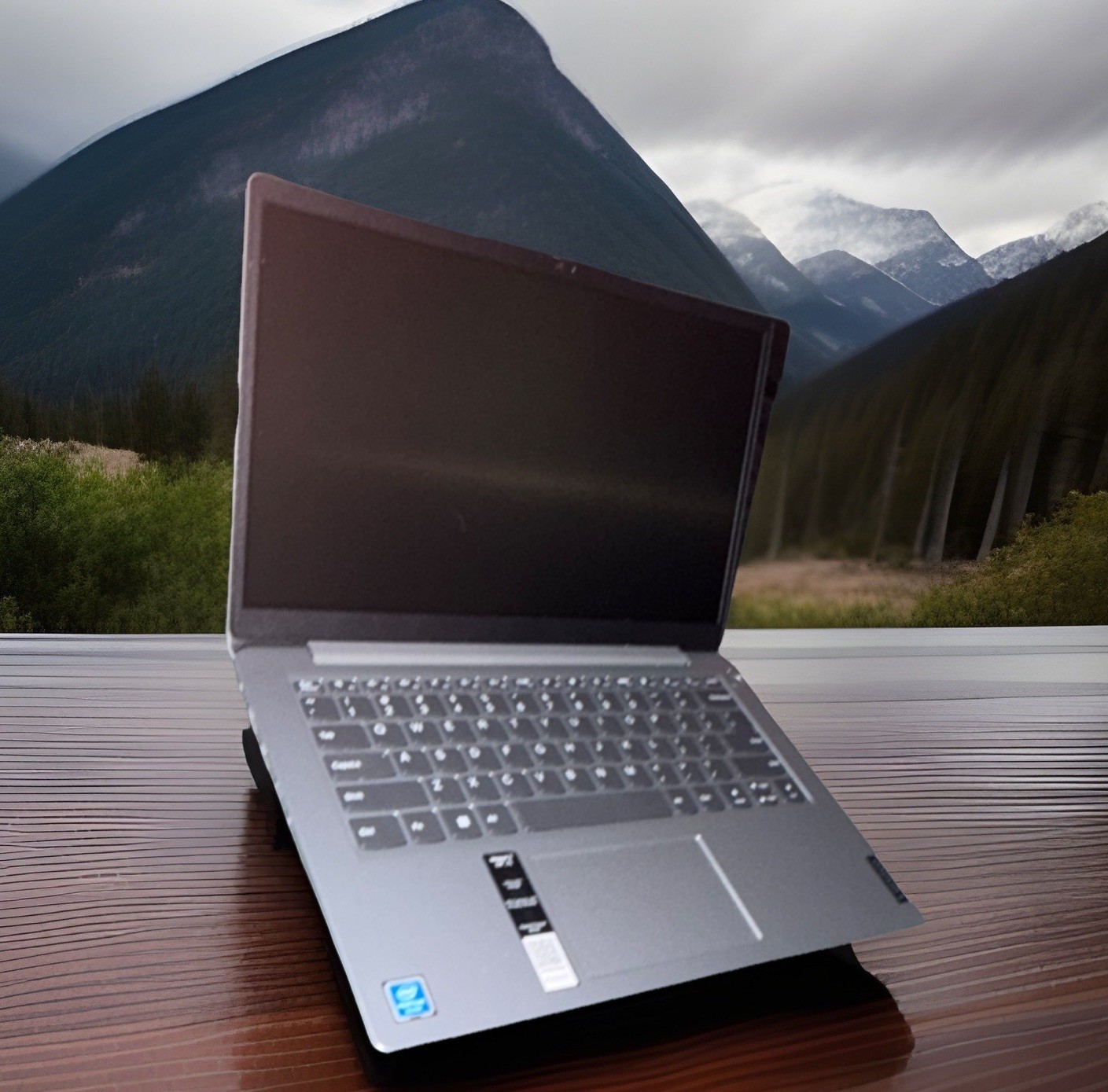 Lenovo IdeaPad 1i Laptop 14in. Ultra Slim Design HD Camera Intel Pentium Silver