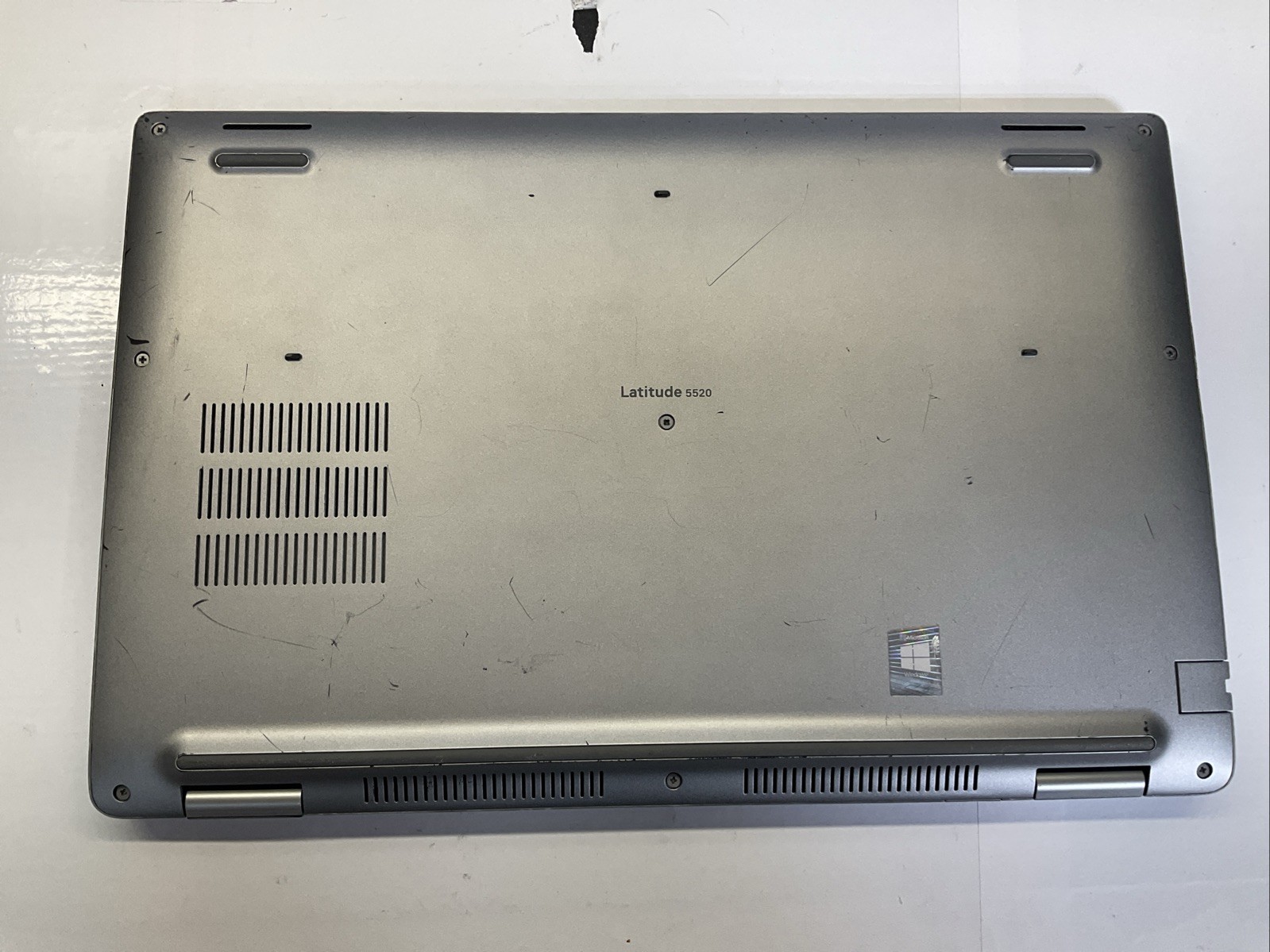 Dell Latitude 5520 15.6-inch i7-11th 16GB RAM 256GB SSD Touch W11 Pro AC(133F)