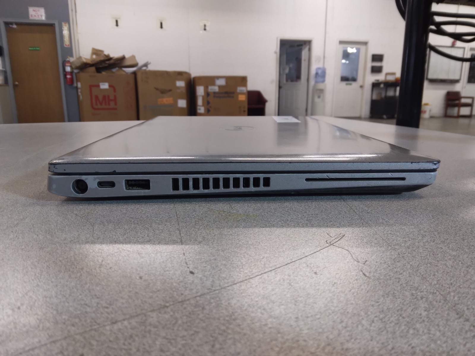 Dell*Latitude*5410*Intel*i5-10310U*256GB*NVMe*8GB*DDR4*Intel*UHD*Graphics*No*OS