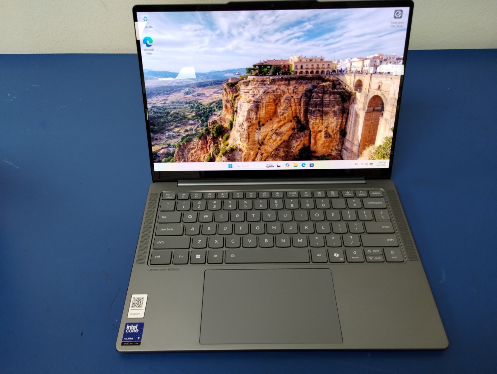 Lenovo Slim 7 14ILL10, Intel Core Ultra 7 258V, 2.20 GHz, 32 GB RAM, 1 TB NVMe