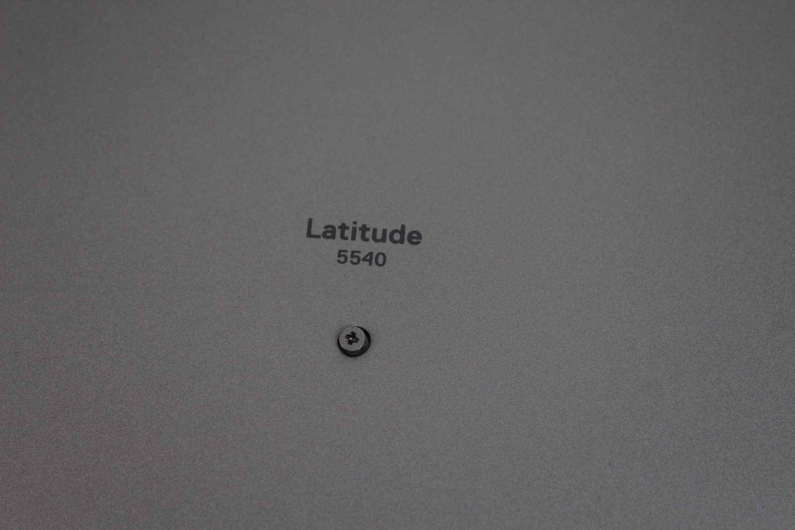 AS IS PARTS NO POWER Dell Latitude 5540 15.3″ i7-1365U 8GB RAM NO HDD