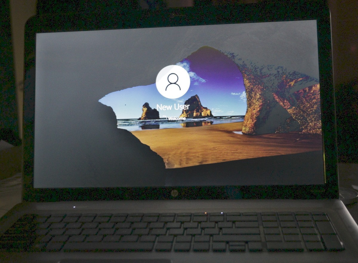 HP PAVILION DV7 17.3″ Triple-Core 2.10GHz 16GB RAM 500 Red WD HDD Windows 10 Pro