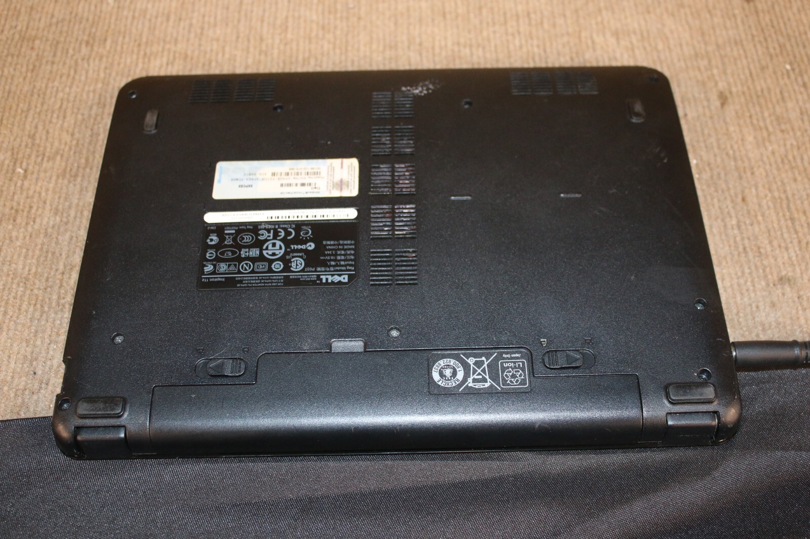 Dell Inspiron 11z PO3T Celeron 1.3ghz 2gb Ram Win 7 Home Premium WORKS!
