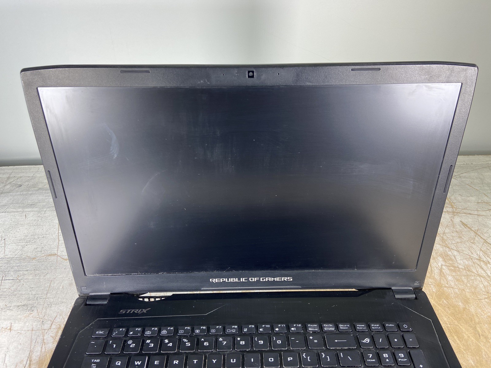 ASUS GL702V i7-7700HQ @ 2.80GHz, 16GB RAM, NO HDD/OS – (FOR PARTS)